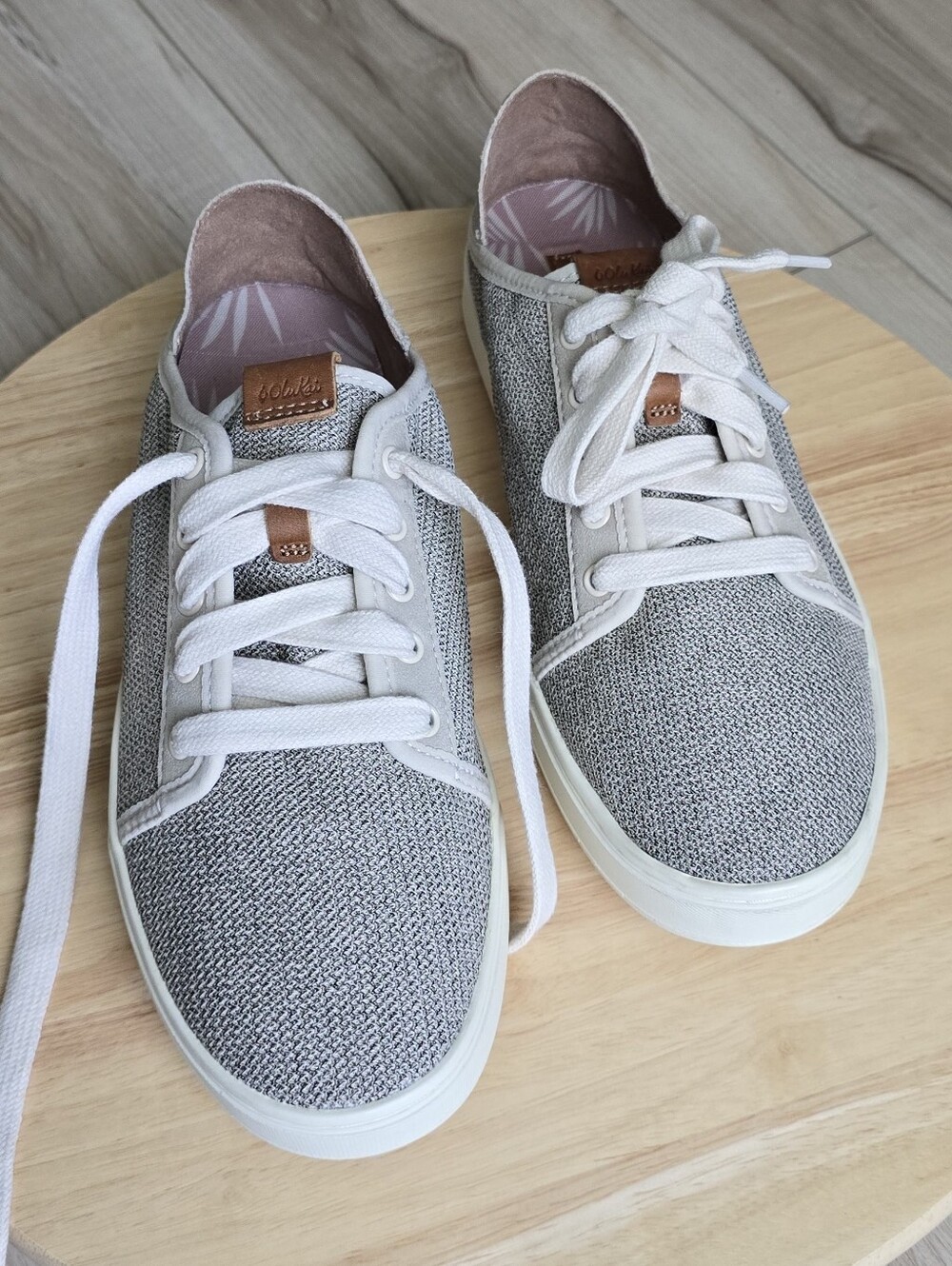 Olukai Sneakers - Picture 3 of 12